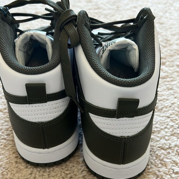 Men’s Nike Dunk High - Picture 4 of 9